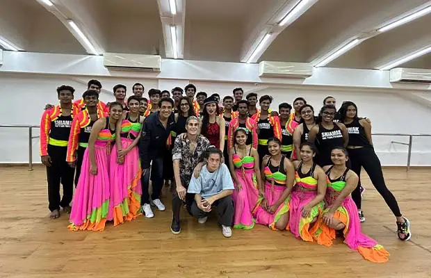 Special Performances By BookASmile Supported Dancers and DJ Kids For The Founders Of Lollapalooza