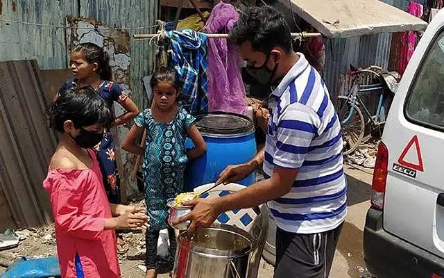 COVID-19 Relief ΓÇô Cooked Food Distribution for Migrant & Daily Wage Earners